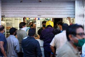 Lockdown 3.0: Tweeple share hilarious memes as wine shops open today