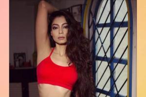 Anangsha Biswas impresses her fans with Belly Dance