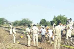 Train crushes 14 migrants in Maharashtra