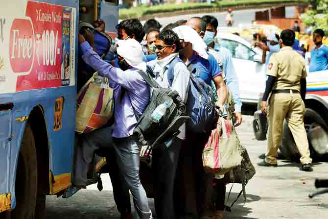 City police send thousands of migrant workers home daily. File pic/ Anurag Ahire