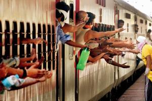 Cabinet secy reviews public health response with civic chiefs, DMs