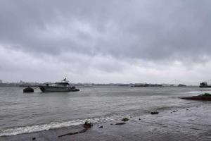 Cyclone 'Amphan' begins landfall in West Bengal