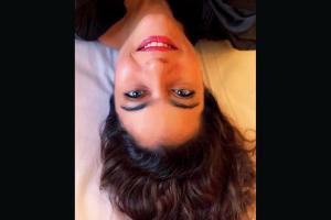 Kajol posts an upside-down selfie; asks if there's a right way to do it