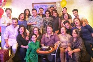 Karisma remembers Rishi Kapoor by sharing beautiful family picture