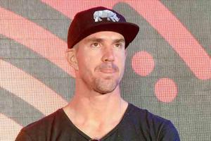 Kevin Pietersen: Turn off your mobile at 7pm till wake-up time