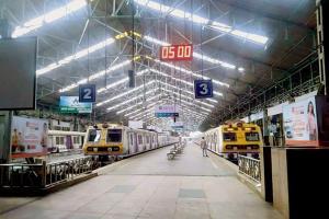 Mumbai: Limited locals resume to ferry railway staff