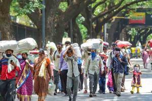 Maharashtra: 1,000 migrant labourers hit streets, demand return home