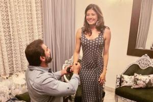 Pooja Batra shares lovely memory of when Nawwab Shah proposed to her