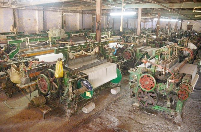 There are seven lakh registered power looms in Bhiwandi