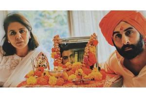 Rishi Kapoor's Prayer Meet: Ranbir and Neetu Kapoor pay their respects