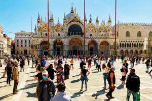 Millions return to work in Italy