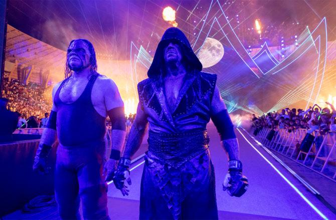 Kane and The Undertaker at Super Show Down