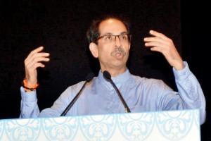 Uddhav Thackeray survives chair scare, Shiv Sena thanks Centre