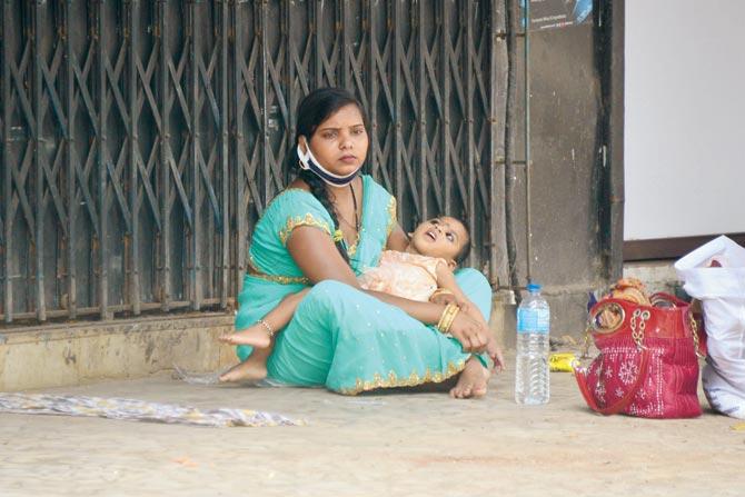 Suman Devi with her two-year-old daughter