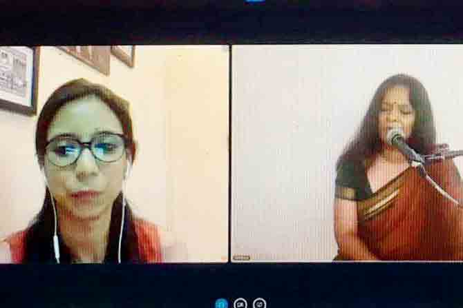 Komita Dhanda of Jana Natya Manch and MD Pallavi in a session