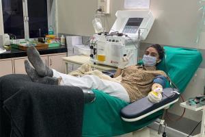 Zoa Morani donates plasma for the second time, shares a picture