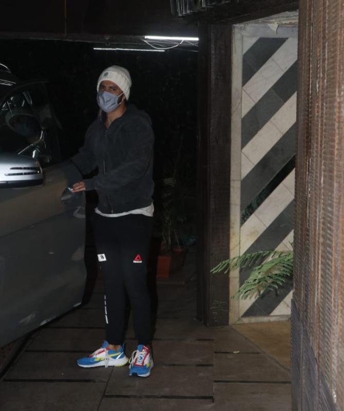 Varun Dhawan was also snapped in Juhu. Speaking about Varun's professional journey, he will be next seen in Coolie No.1. directed by David Dhawan, Coolie No 1 is a remake of the Govinda-Karisma Kapoor original the director made in 1995. In the remake, Varun and Sara Ali Khan reprise the lead roles. The film was originally slated to hit theatres on May 1. Unfortunately, due to the Coronavirus pandemic that led to the global lockdown and cinema halls across the world being shut down, the film was postponed.