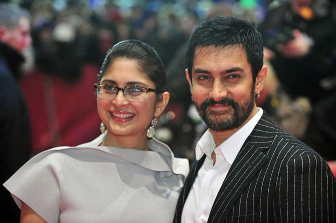She again met Aamir Khan briefly with his family during Dil Chahta Hai. By 2003, Aamir Khan and Reena Dutta had divorced. While seeing someone else, Kiran and the actor connected on the set of an ad commercial that he was doing with Ashutosh Gowariker that Rao was assisting on. They hung out a lot together and became 3 am friends. 