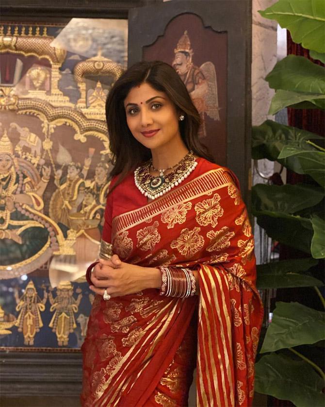 Wishing a happy Karva Chauth to all the ladies, Shilpa Shetty shared gorgeous pictures as she got dressed up in a maroon saree. In the picture, the yogini looked beautiful as she elegantly posed for the lens. She donned a saree with golden print and matching traditional jewellery. In a minimal makeup look, the actor looked gorgeous. She captioned the post as, 