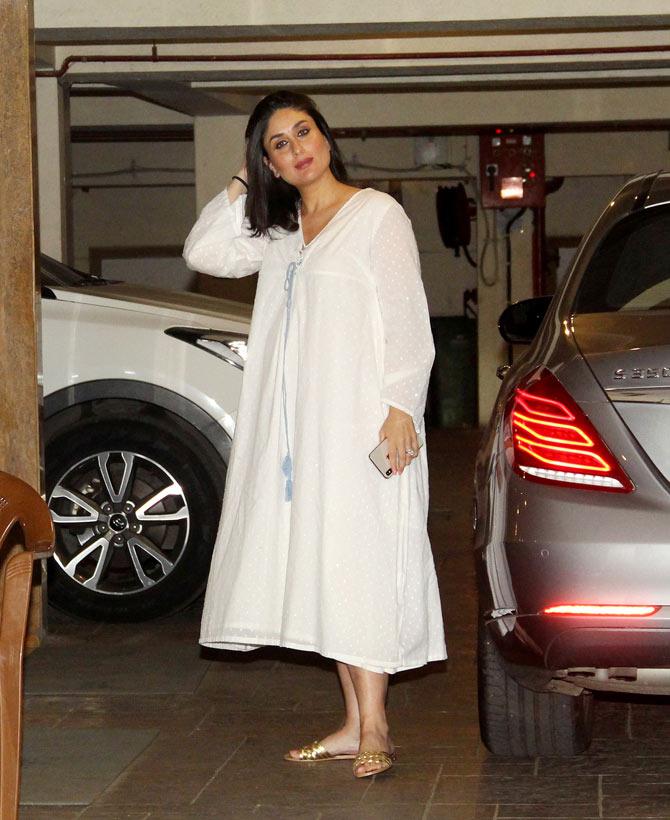 Kareena Kapoor Khans Diwali Lehenga is Perfect for Upcoming Wedding   Lehengas  Buy Designer Lehenga Online  Buy Designer Lehenga  Ladyindia   Lady India