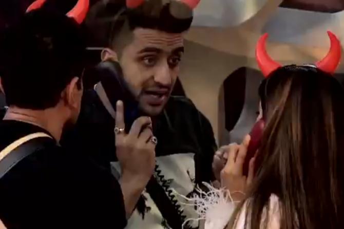 Aly, who became the 'devil' in the game, tried to convince Jasmin to play fair. Aly shouted her name but Jasmin ignored him and continued to talk to Eijaz Khan. Aly continued his attempts to calm down Jasmin till he succeeded (and he indeed did!).