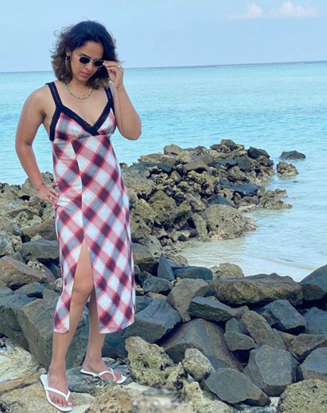 In the caption, Saina Nehwal posted two dancing women emojis (mostly indicating a person is ready to party/celebrate). And why not?