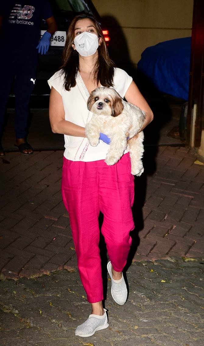 Sophie Choudry was also spotted in Bandra, Mumbai, along with her pet. She was seen wearing pink linen pants, paired with a white t-shirt during the outing.