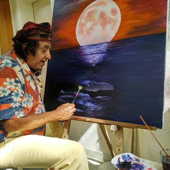 Ranjeet is a happy family man and his Instagram pictures and videos are proof of it! His way of putting down his thoughts in his captions are indeed as interesting as his journey in filmdom. Don't you think so?
In picture: Ranjeet loves painting. He keeps sharing pictures, such as this one, on Instagram. The caption for this picture that Ranjeet wrote was: Ayyeee. Papa Ranjeet ne apne hathon mai naya hathiyar le liya hai.