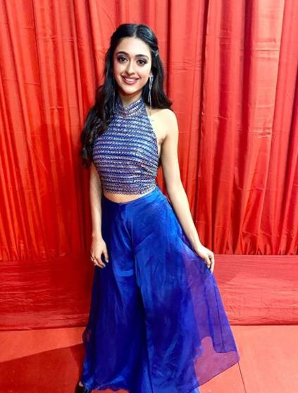 Palazzos: Let Miss India United Continents 2018 Gayatri Bharadwaj show you how to wear a palazzo right for a festival. Repliate this look in muted tones nad you have got a versatile festive look.