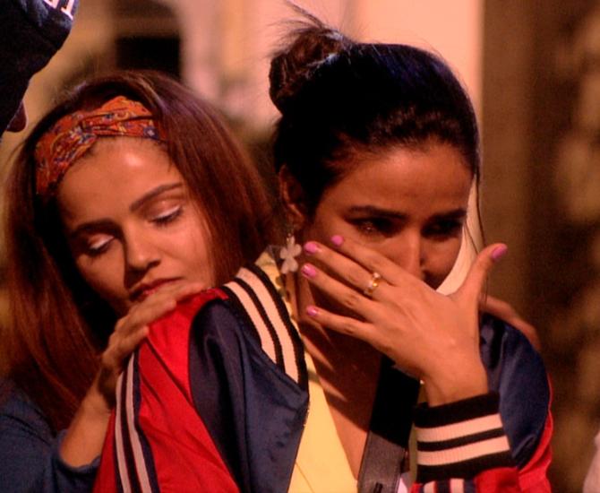 Next, Bigg Boss asked Rubina whether her friend Jasmin would agree that Aly was evicted to keep Rubina in the game. It seemed Jasmin and Aly were facing the toughest challenge ever, as their relationship with each other and their friendship with Rubina and Abhinav was put to test.