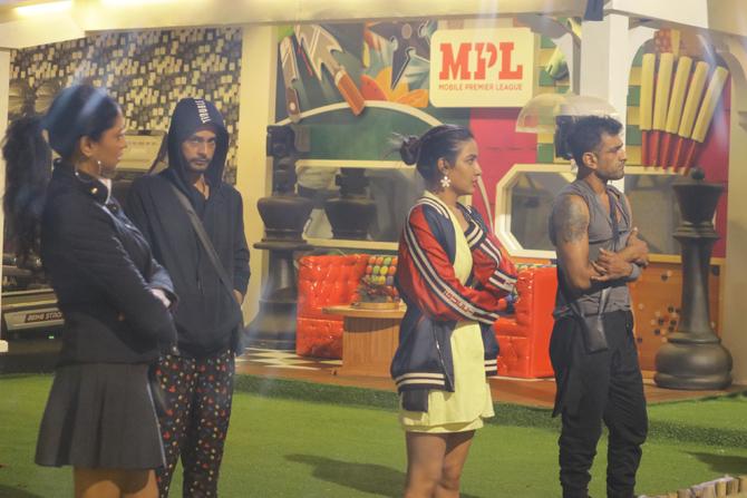 On Wednesday, Bigg Boss introduced a unique captaincy task where Pavitra Punia, Aly Goni, Jasmin Bhasin, Nikki Tamboli and Rahul Vaidya locked horns for the title. As the task progressed, the contestants were seen strategizing their next move more carefully and making allies among each other.