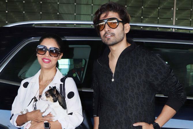 Gurmeet Choudhary and Debina Bonnerjee were spotted at the Mumbai airport. The couple is off to a much-deserved break in Dubai, amid the new normal due to the COVID-19 pandemic. All pictures/Yogen Shah 
