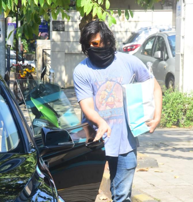 The couple recently returned to the bay after enjoying their vacation in Egypt. There too, they left no chance to express their feelings for each other. The actors professed their love for each other via photos and captions. Fazal channeled his inner poet as he shared the pictures with the famed pyramids in the background. Ali wrote, 