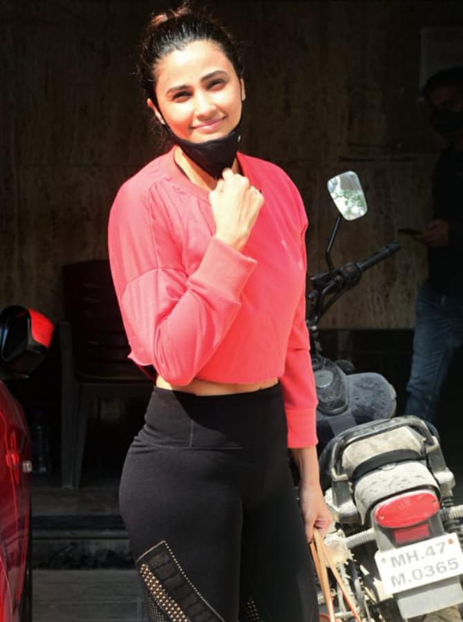 A few months back, Daisy Shah launched her own YouTube channel with her first video, 'Start of a new journey'. Daisy has been actively engaging with her fans since the lockdown began with her online presence. She's been active on Twitter, Facebook and Instagram, sharing workout videos, recipes, and beautiful pictures of herself and her adorable pets. She's also been conducting a lot of live sessions, to the delight of her fans.