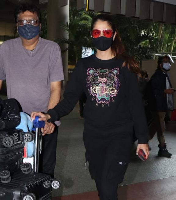 Malvika Raaj returned from Minsk, Belarus, as she arrived at the Mumbai airport. The actress posted a series of Insta stories about how she took 3 flights and 28 hours to reach home.