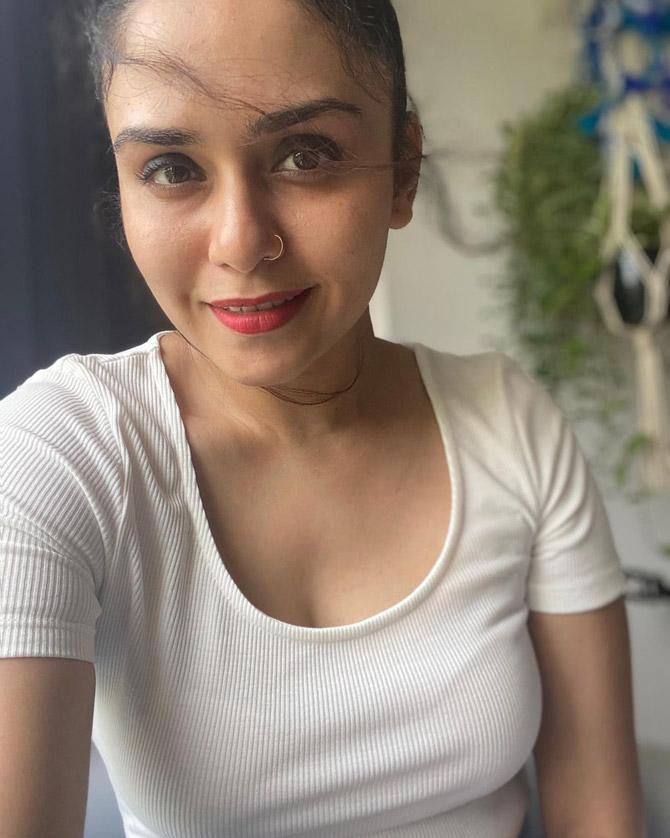 She had also participated in Marathi dance reality show Eka Peksha Ek, that gave her more fame. Two years later, Amruta started off her career as an actress with Marathi film Golmaal (2006). In the same year, Amruta appeared in Bollywood film Mumbai Salsa, which tanked at the Box Office. 