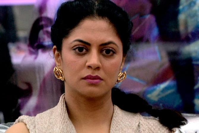 It got so escalated that Kavita complained to Bigg Boss that she wasn't feeling safe seeing Aly's aggressive behaviour. A teary-eyed Kavita was seen asking Bigg Boss to get her out of the house.