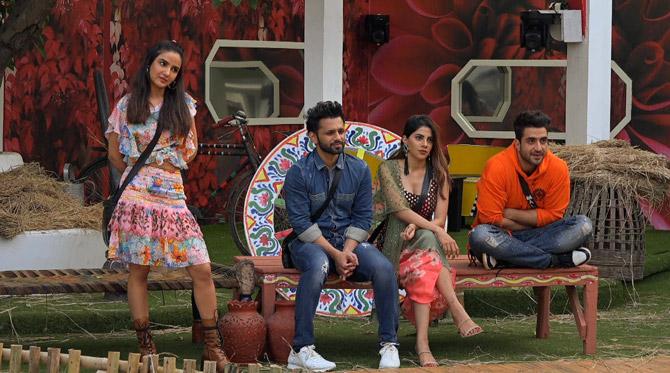 The kitchen and dining area was won by Jasmin and her family which consisted of Aly, Nikki, and Rahul. Kavita felt that their claim was stronger than Rubina’s team. Now, with owning control of the kitchen and dining area, Jasmin’s team was seen flouting their rights!