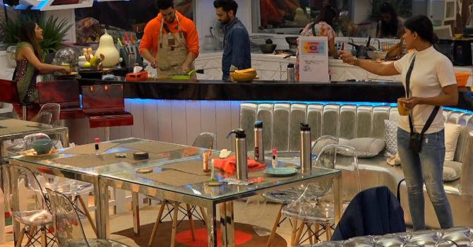 When Eijaz stepped into the kitchen, Nikki rudely asked him to get out of the area! Eijaz got irked and said he will not leave the dining area. Pavitra supported him and ended up clashing with Nikki as a new rivalry was seen emerging in the Bigg Boss House!