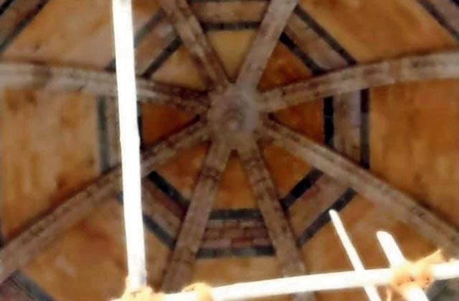 Currently, the roof, star-chamber and conference hall of the CSMT are being restored