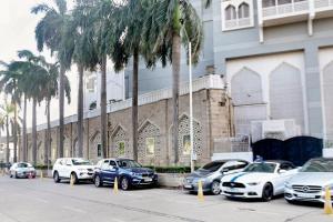Mumbai: Cops take five-star hotels to task over illegal parking