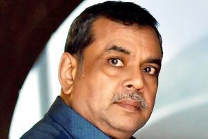 Ready to scare! Paresh Rawal turns producer for psychological thriller