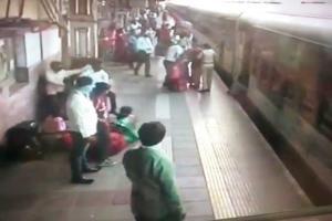 Kalyan Railway cop drags man out of platform gap, saves his life
