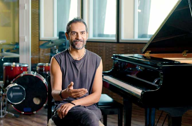 Karsh Kale grew up in Queens, New York, to Maharashtrian parents, and much of his music is influenced by the cosmopolitan nature of the city, where he says “everyone is from somewhere else”