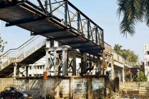 Mumbai: Only 3 dangerous FOBs remain on Western Railway