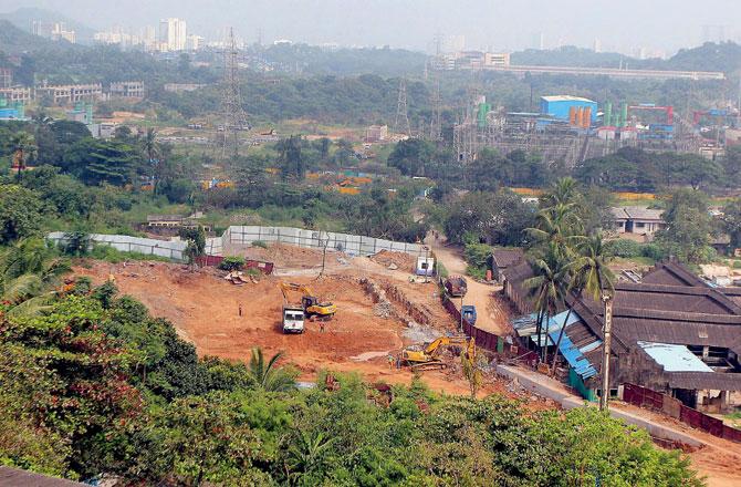 Former CM Devendra Fadnavis had insisted on construction of the car depot at Aarey. Pic/Sayyed Sameer Abedi