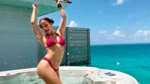 480px x 270px - Elli AvrRam is soaking up some sunshine in Maldives