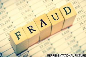 Man asks teen to install app on father's phone, vanishes with Rs 9L