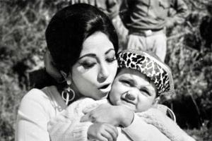 Dharmendra digs out old picture of Mala Sinha on her 84th birthday