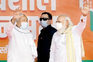 Double yuvraj have sole agenda of saving their thrown, says PM Modi